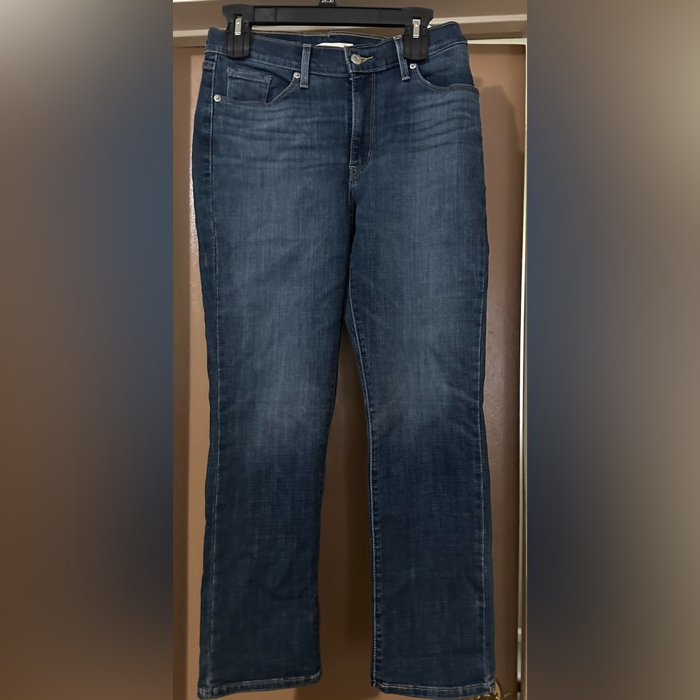 Levi’s - Picture 3 of 4